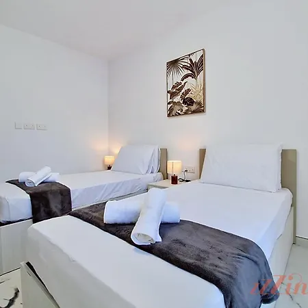 2br Penthouse With Rooftop Terrace In Mellieħa